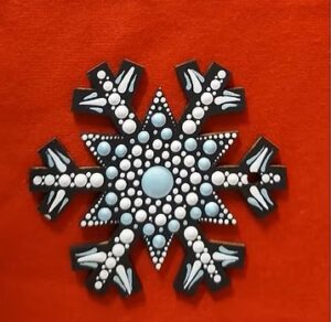 Dotted Snowflakes Drop-In Workshop @ Harford Artists Gallery